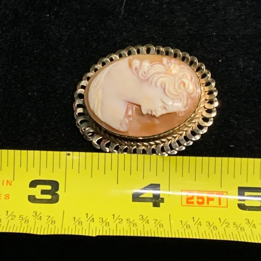 Van Dell Vintage 12K Gold Filled Hand Carved Shell Cameo Brooch Pendant Pin 0201